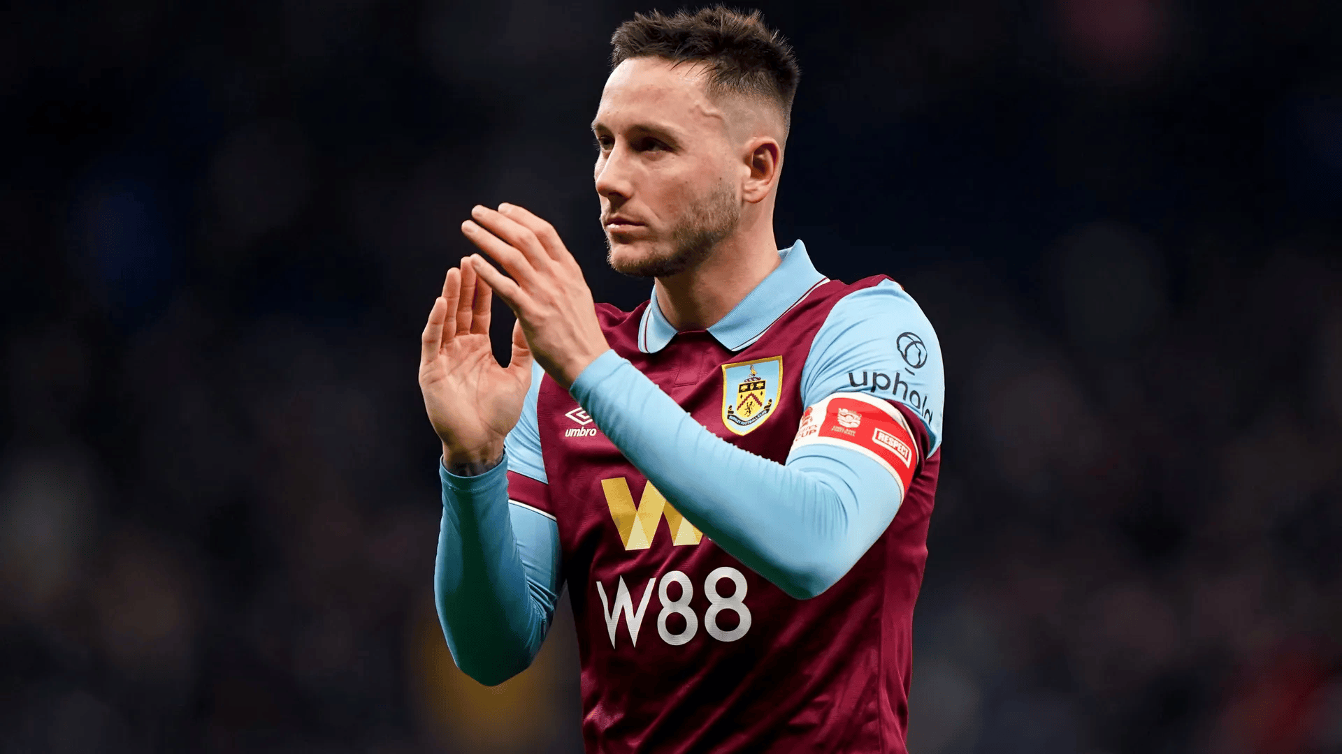 包含博洛尼亚客场遭遇逆转，完败亚特兰大的词条